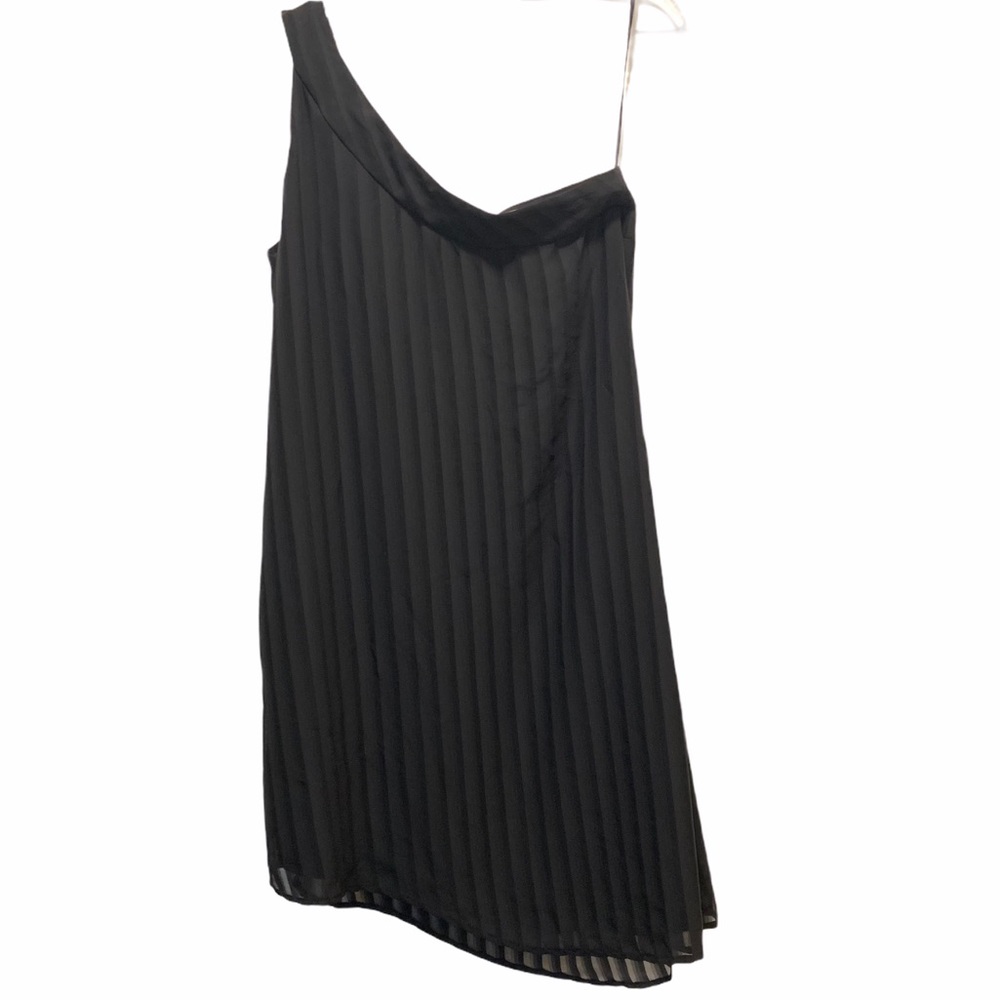 Cece Adela One Shoulder Shift Dress - Picture 4 of 9